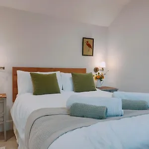 https://the-larch-yo61-4rj.yorkshirehotels.net